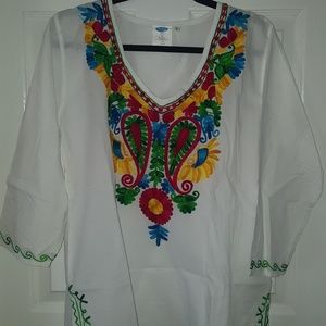 NWOT 🌸 Long Sleeve Embroidered Peasant Tunic